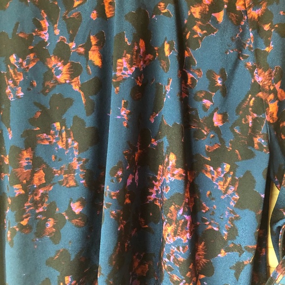 Floral Blouse 🌸 - Picture 5 of 6